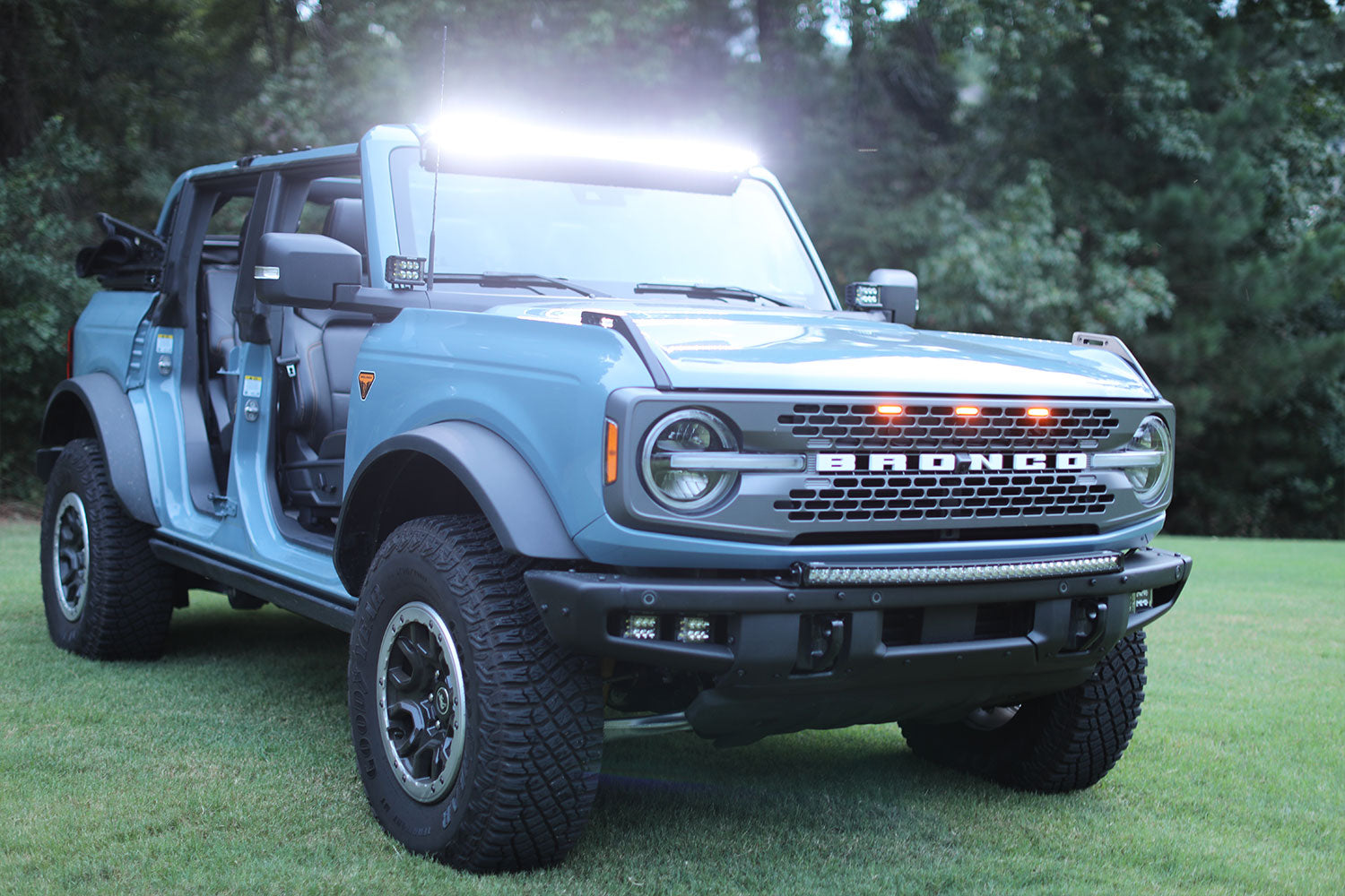 2021 2024 Ford Bronco Roof Mounted PALADIN 210W CURVED CREE XTE LED